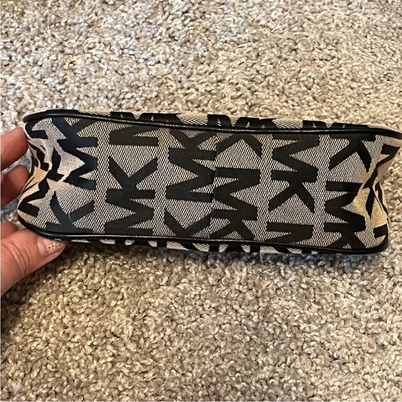 Michael by Michael Kors MK Logo Pencil Case/Cosmetic Bag Black w/ Gold Hardware - Picture 6 of 16